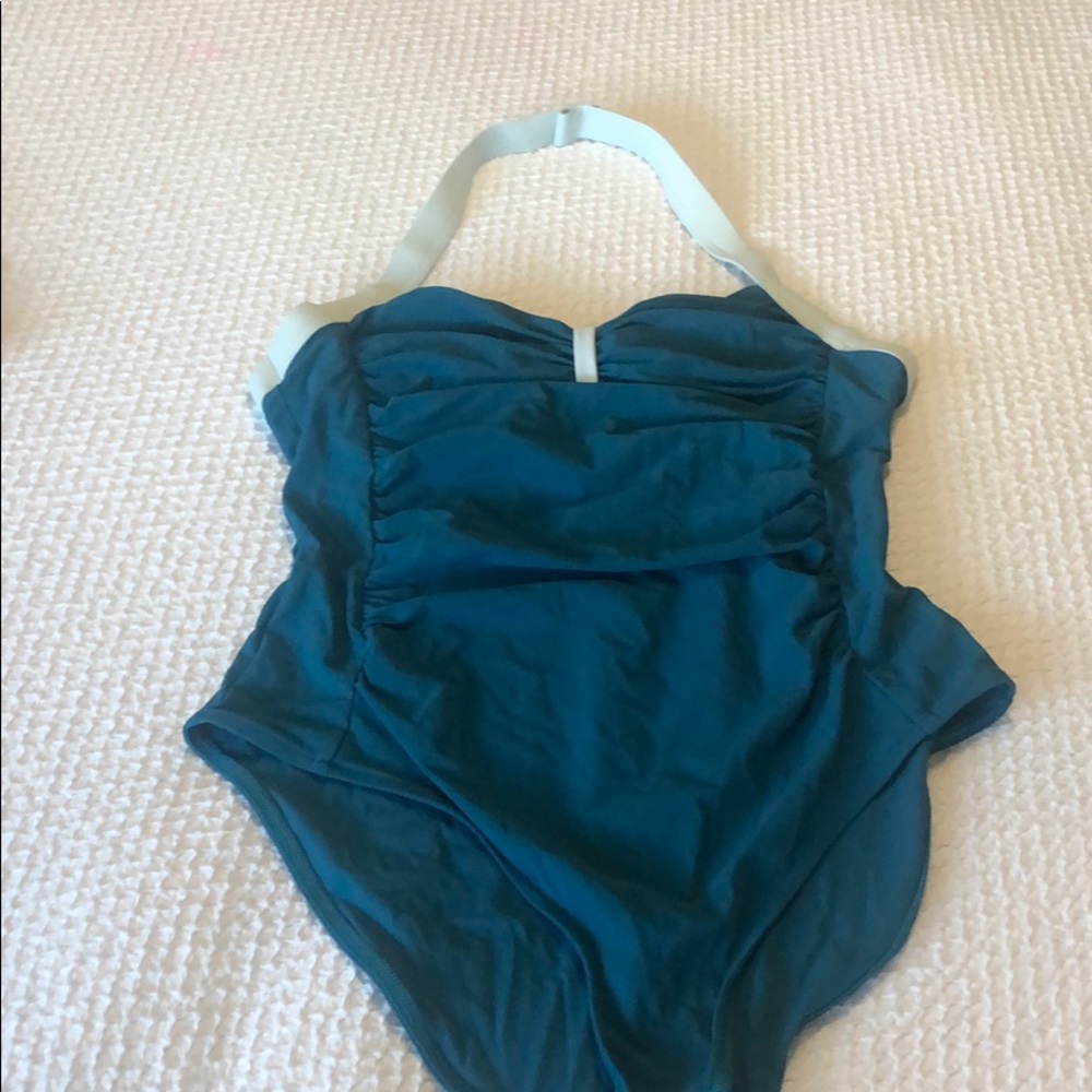 Swimming suit one piece
